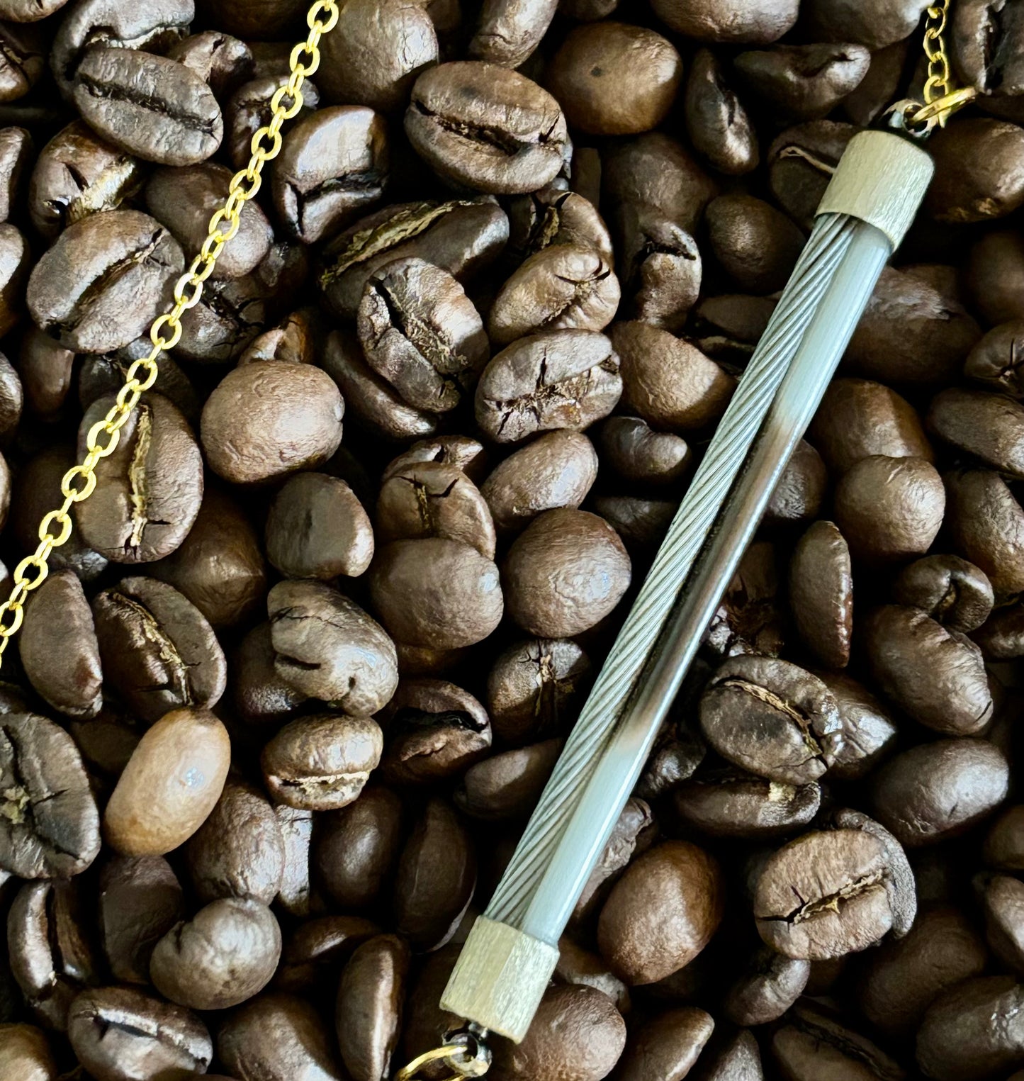 Endless Loop Porcupine Quill Necklace gold