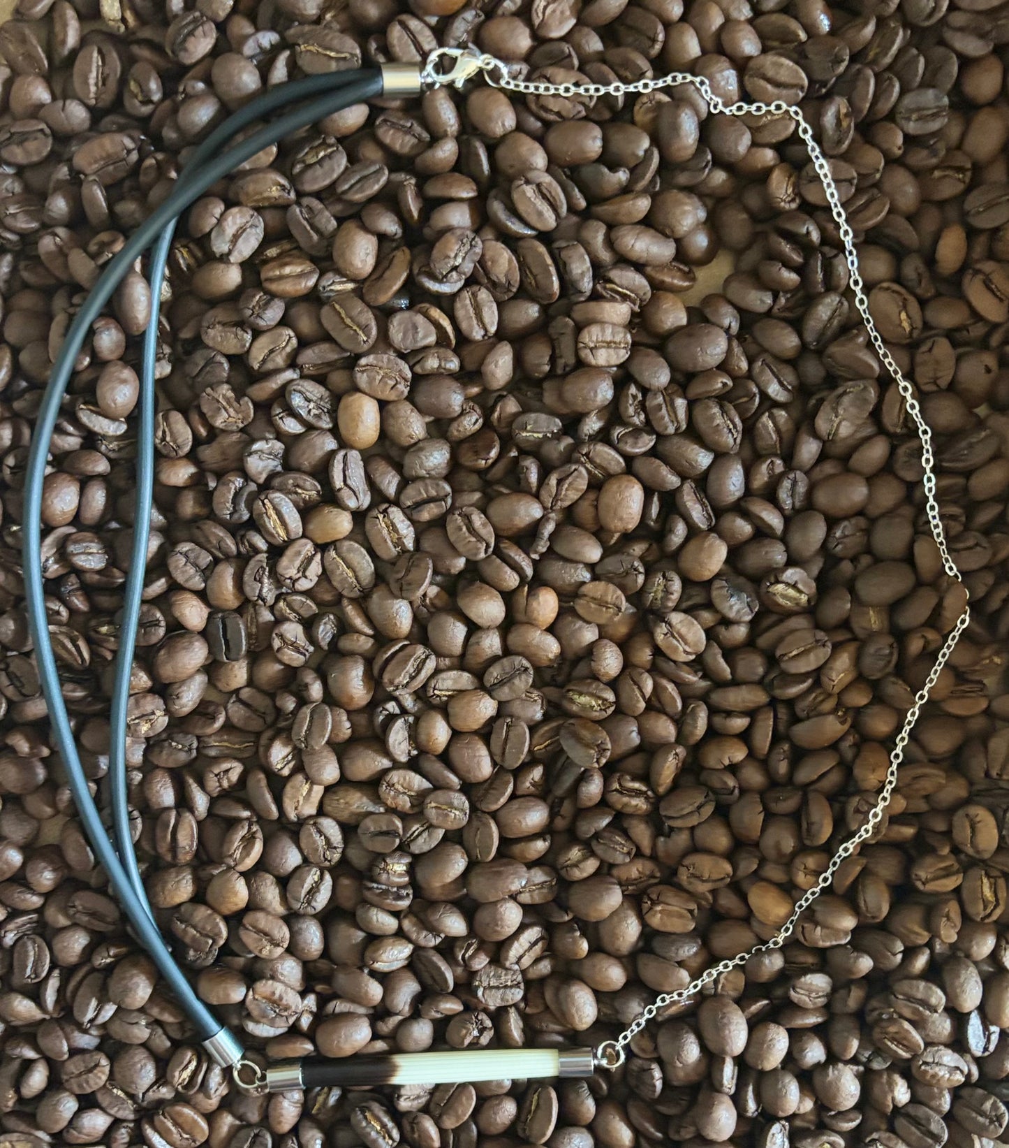 Axis Divide Necklace